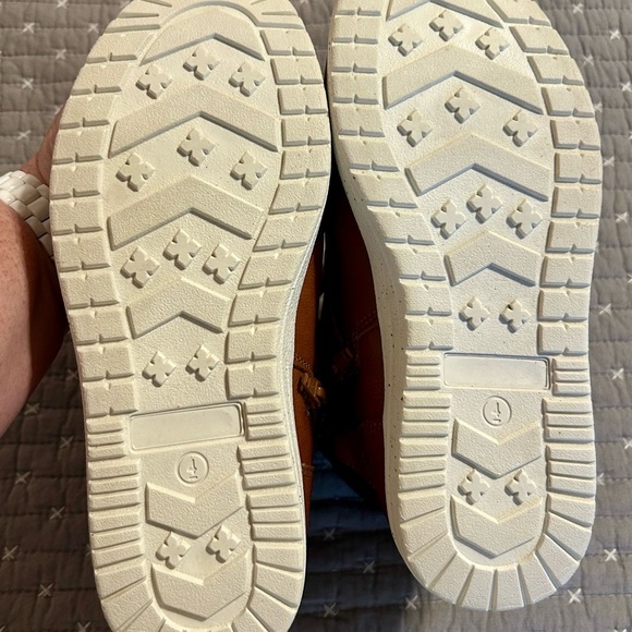 Sonoma Brown and White Boots with Lace-Up Design - Picture 6 of 6